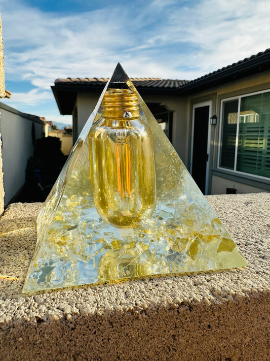 Edison Bulb Warm Light Pyramid